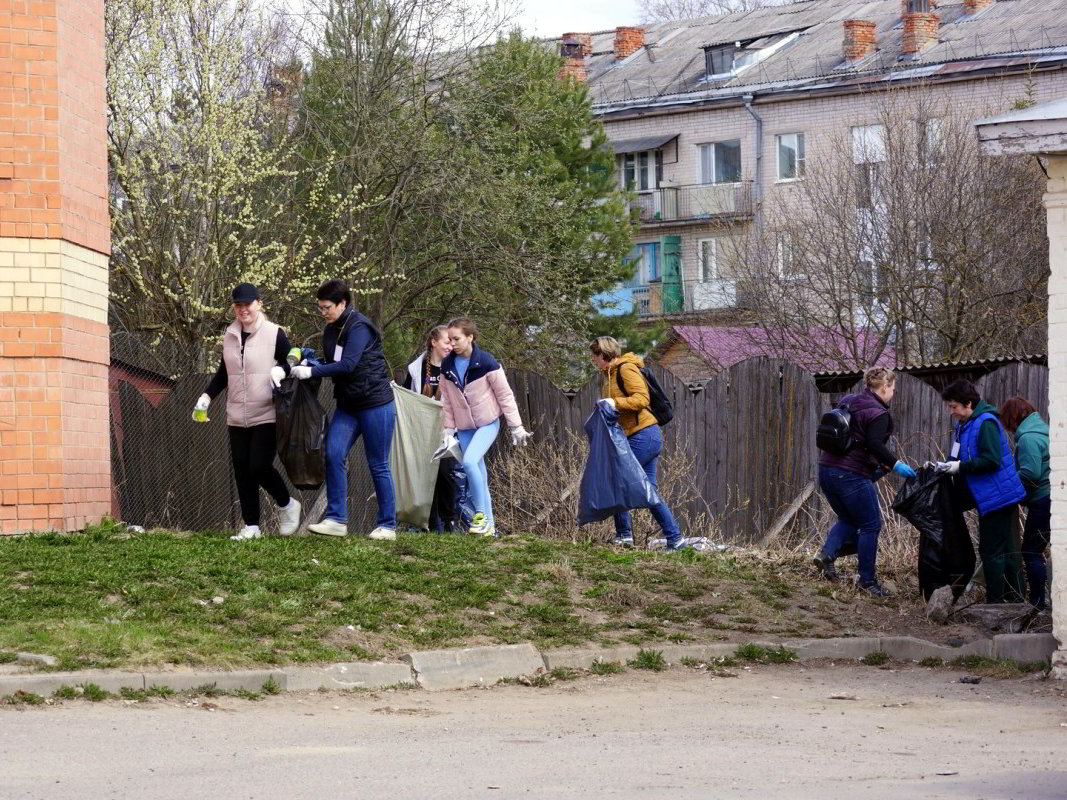 В День «Всероссийского субботника» в Тотьме прошли «Чистые Игры».