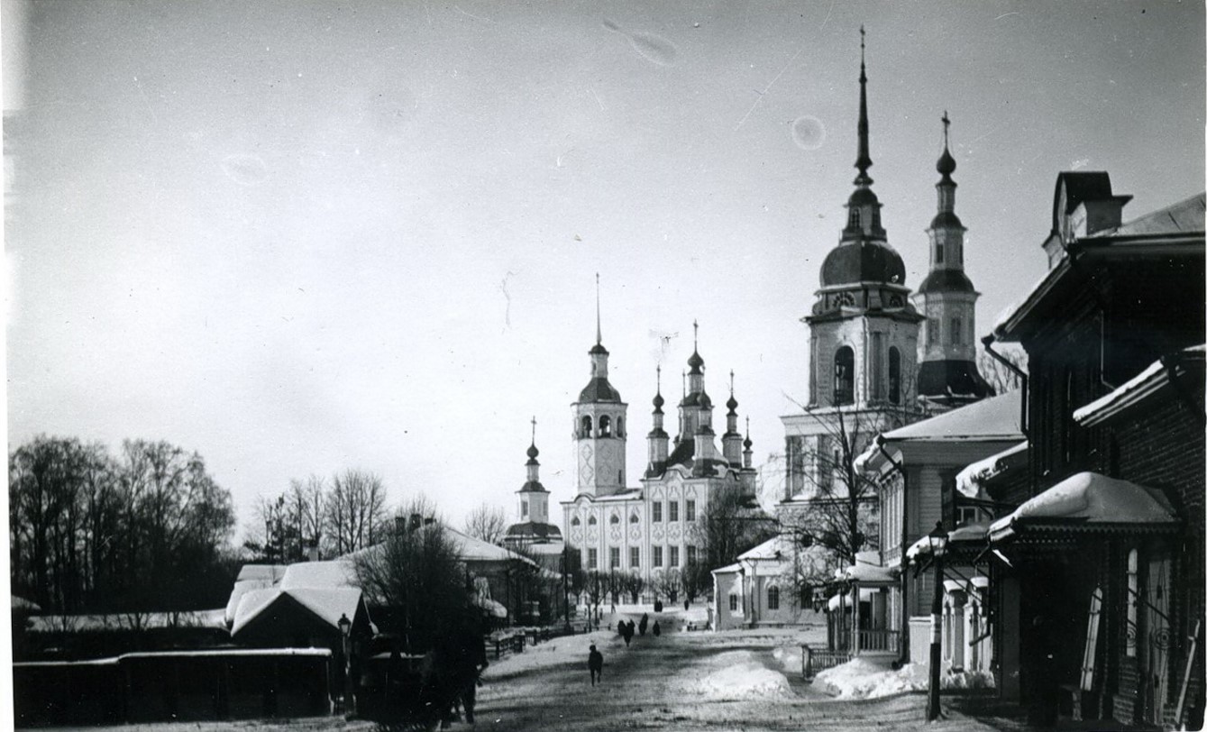 Фотографии.